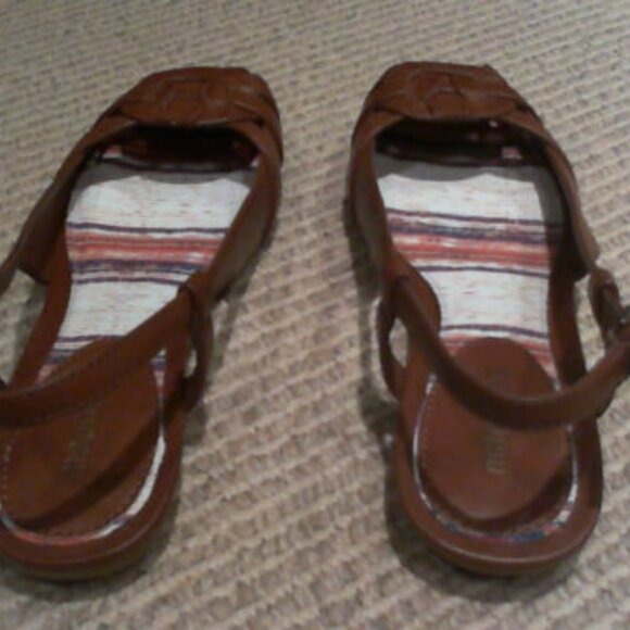 NEW Women's Brown Sling Open Flats, SIZE 7 - Picture 2 of 6